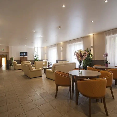 فندق Au Petit Saint Jean Centre 3*