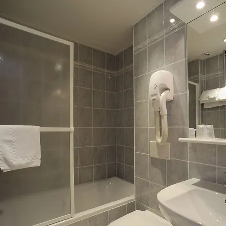 Au Petit Saint Jean Centre 3* بون