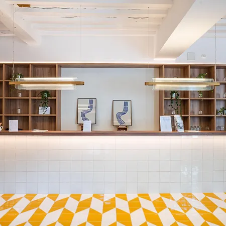 Au Petit Saint Jean Centre 3* بون