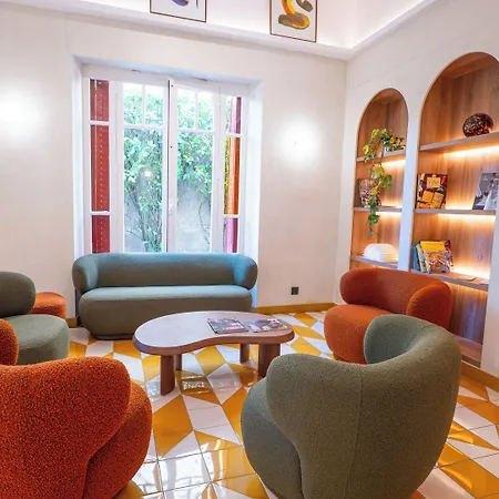 Au Petit Saint Jean Centre فندق 3*
