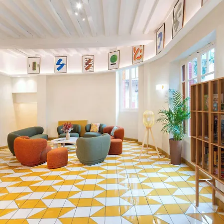 Au Petit Saint Jean Centre Hotel 3*