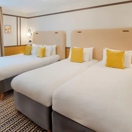Hotel Au Petit Saint Jean Centre 3*