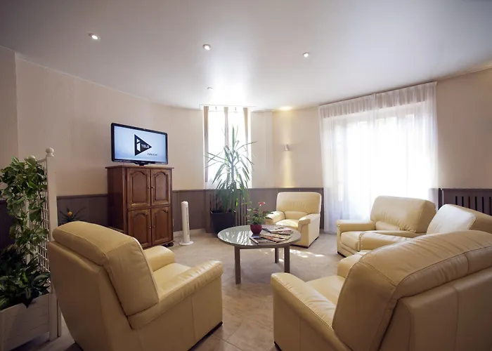 Sure By Western Centre 博讷