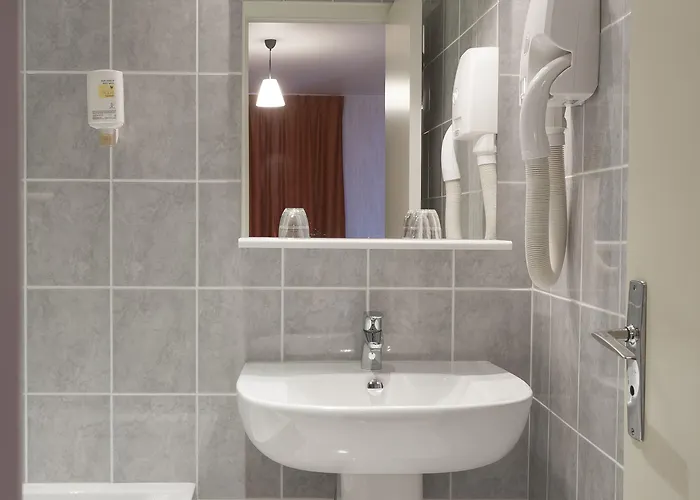 Hotel Sure By Western Centre