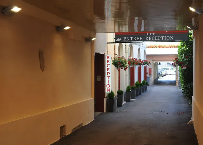 Hotel Sure By Western Centre 3*