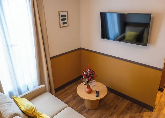 Sure By Western Centre 博讷